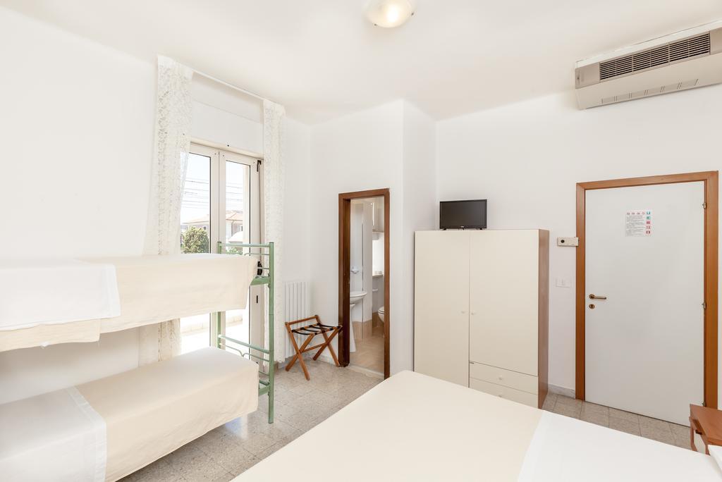 Hotel Chiar Di Luna 세니갈리아 외부 사진