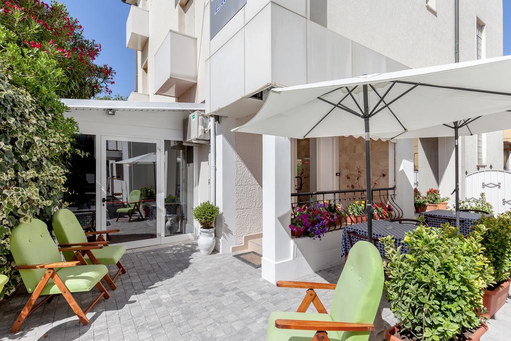 Hotel Chiar Di Luna 세니갈리아 외부 사진
