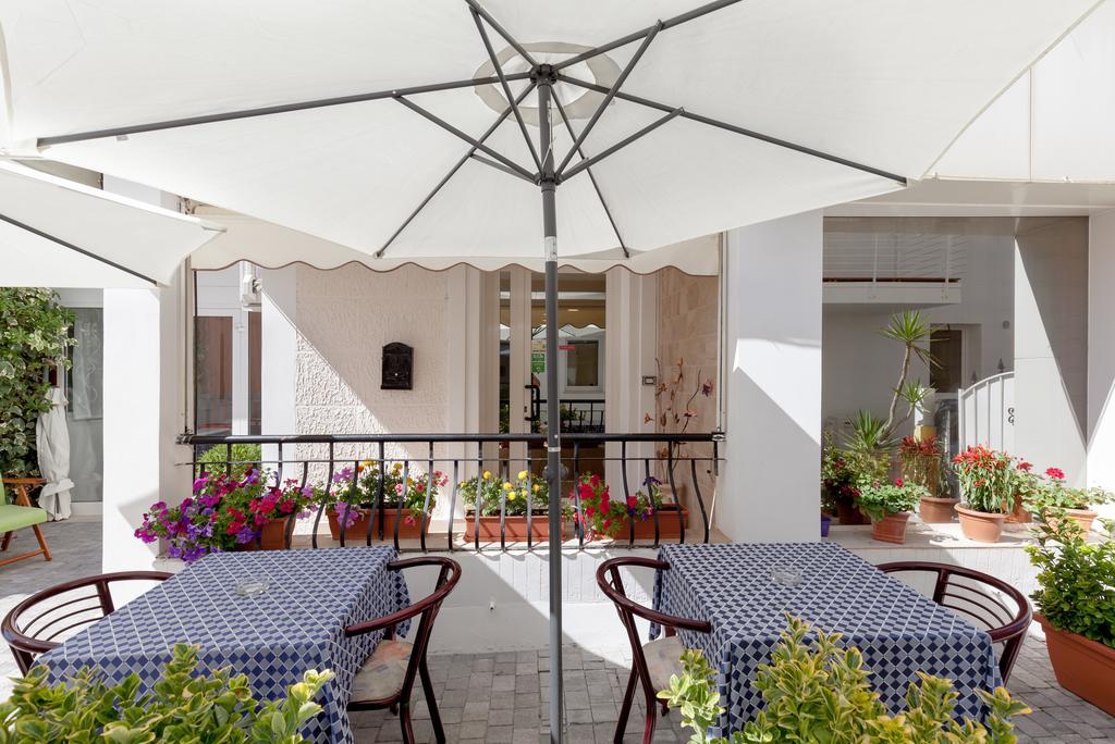 Hotel Chiar Di Luna 세니갈리아 외부 사진