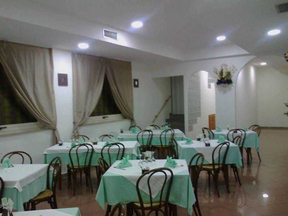 Hotel Chiar Di Luna 세니갈리아 외부 사진